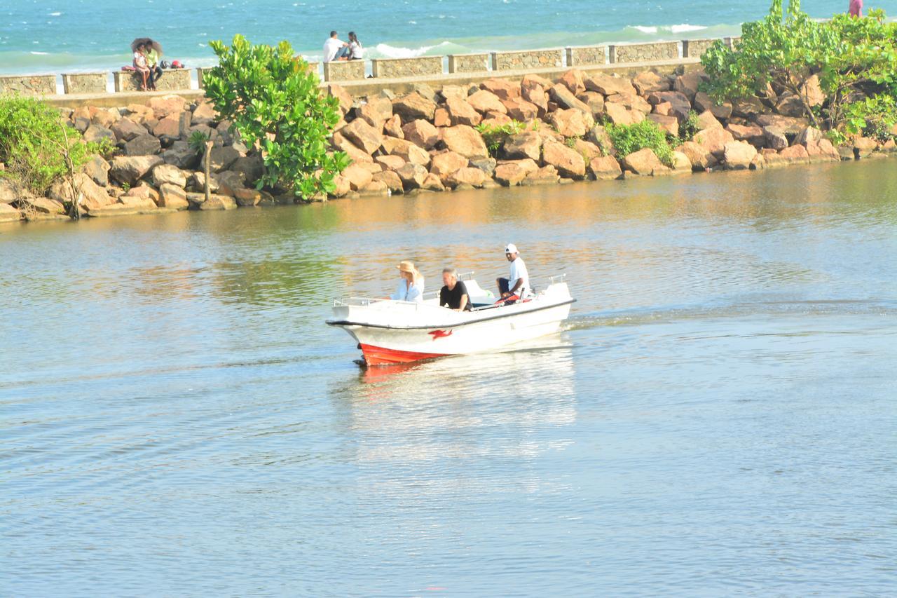 Ocean Gate Hotel Galle Bagian luar foto